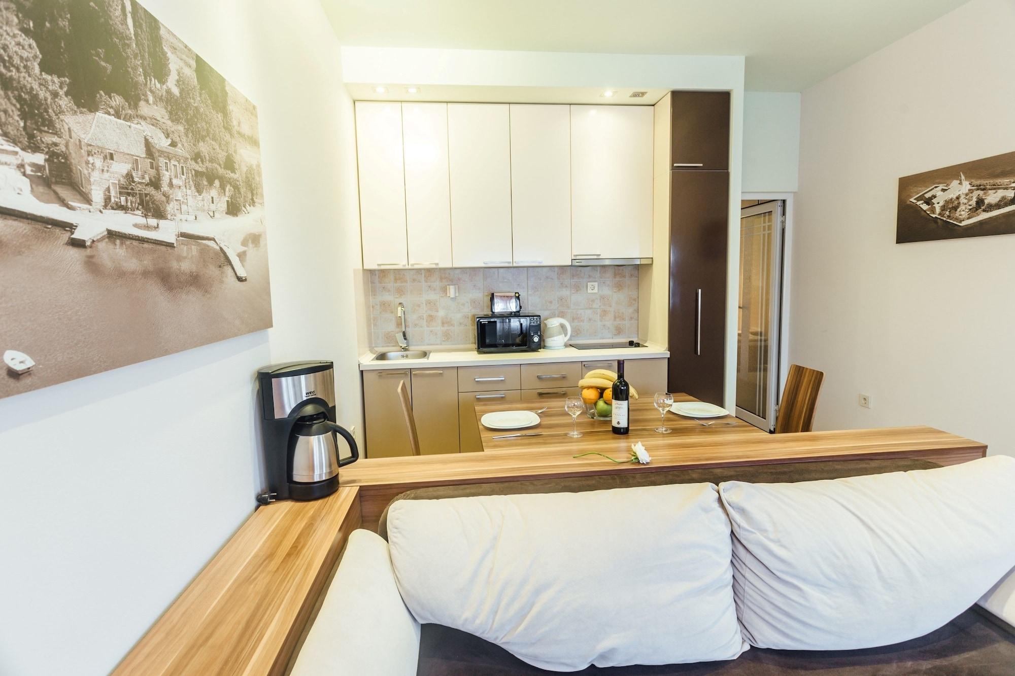 Apartments Monet Тиват Екстер'єр фото