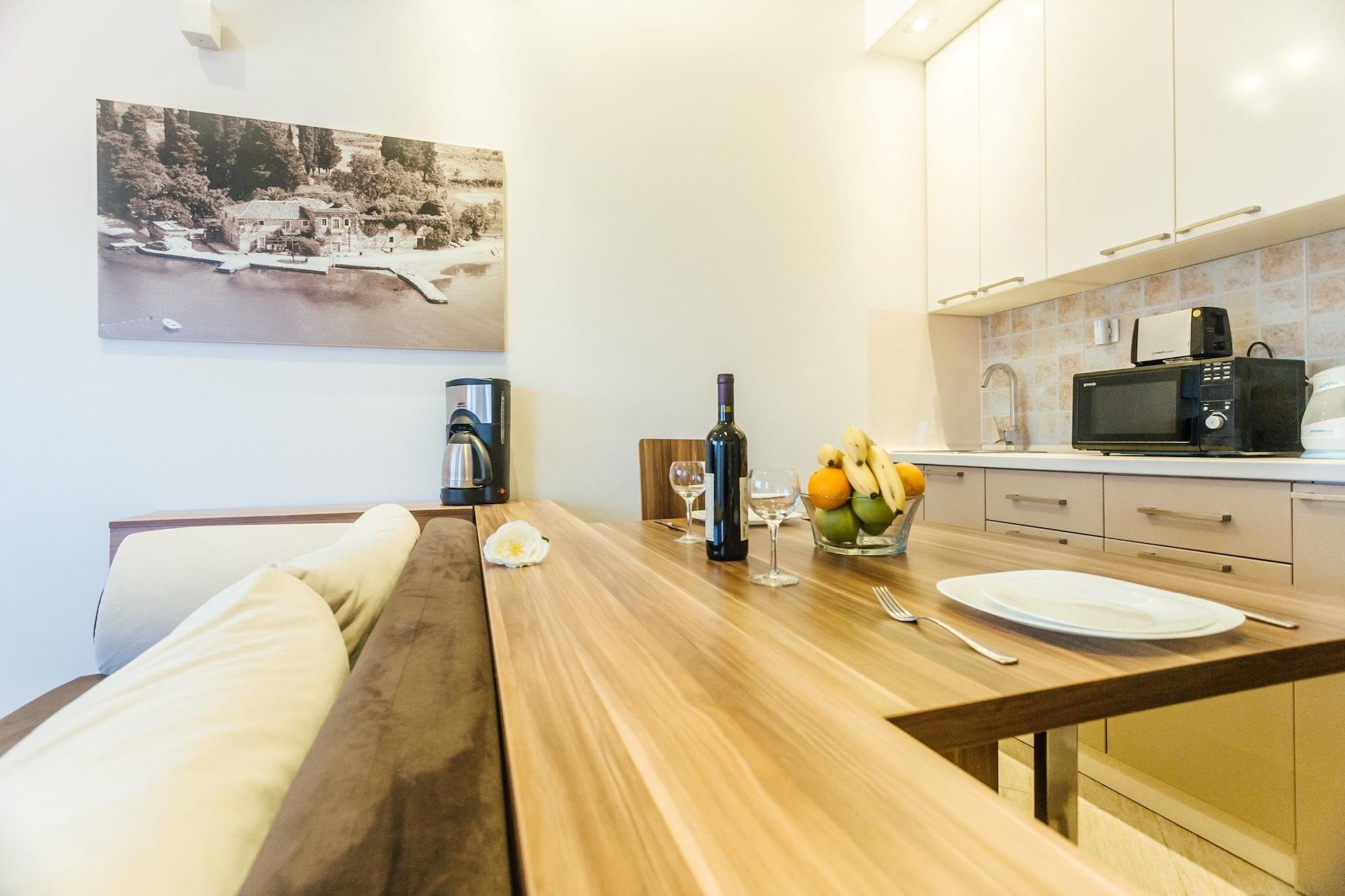 Apartments Monet Тиват Екстер'єр фото